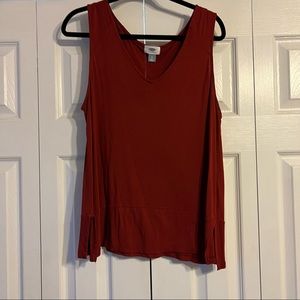 Burgundy Old Navy tank